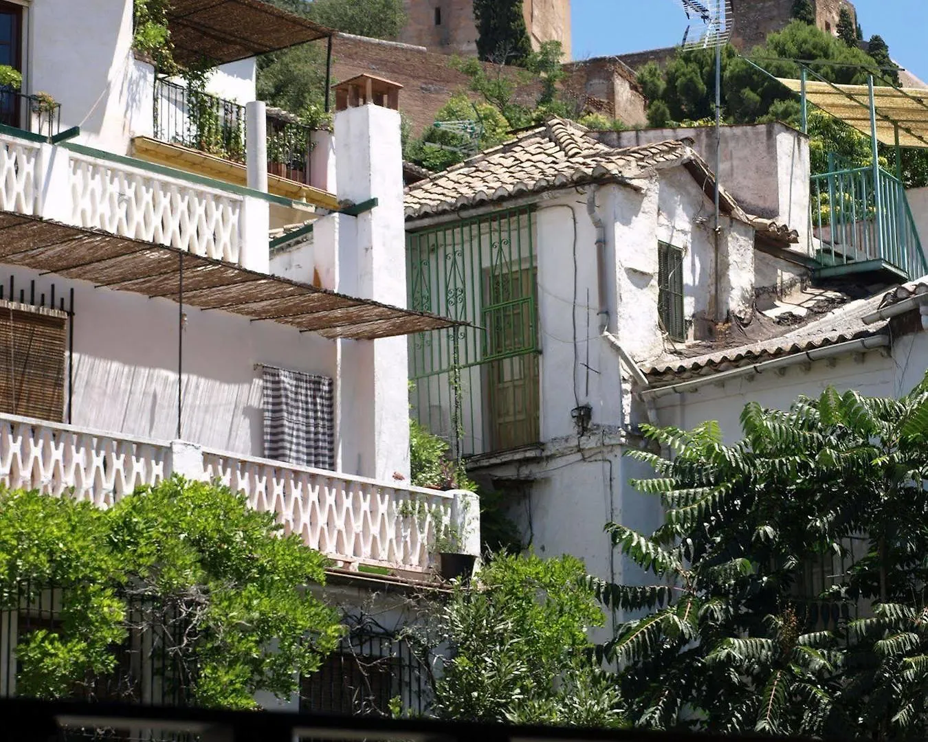 Apartamentos La Miga Granada Spain