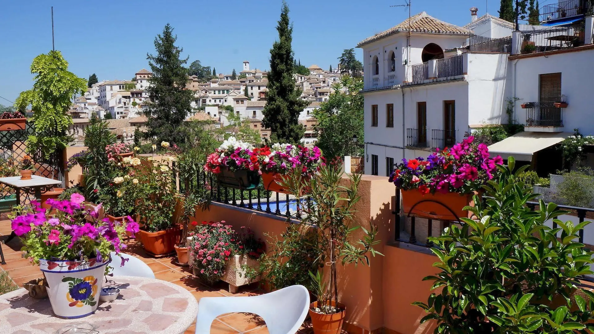 Apartamentos La Miga Granada 0*,