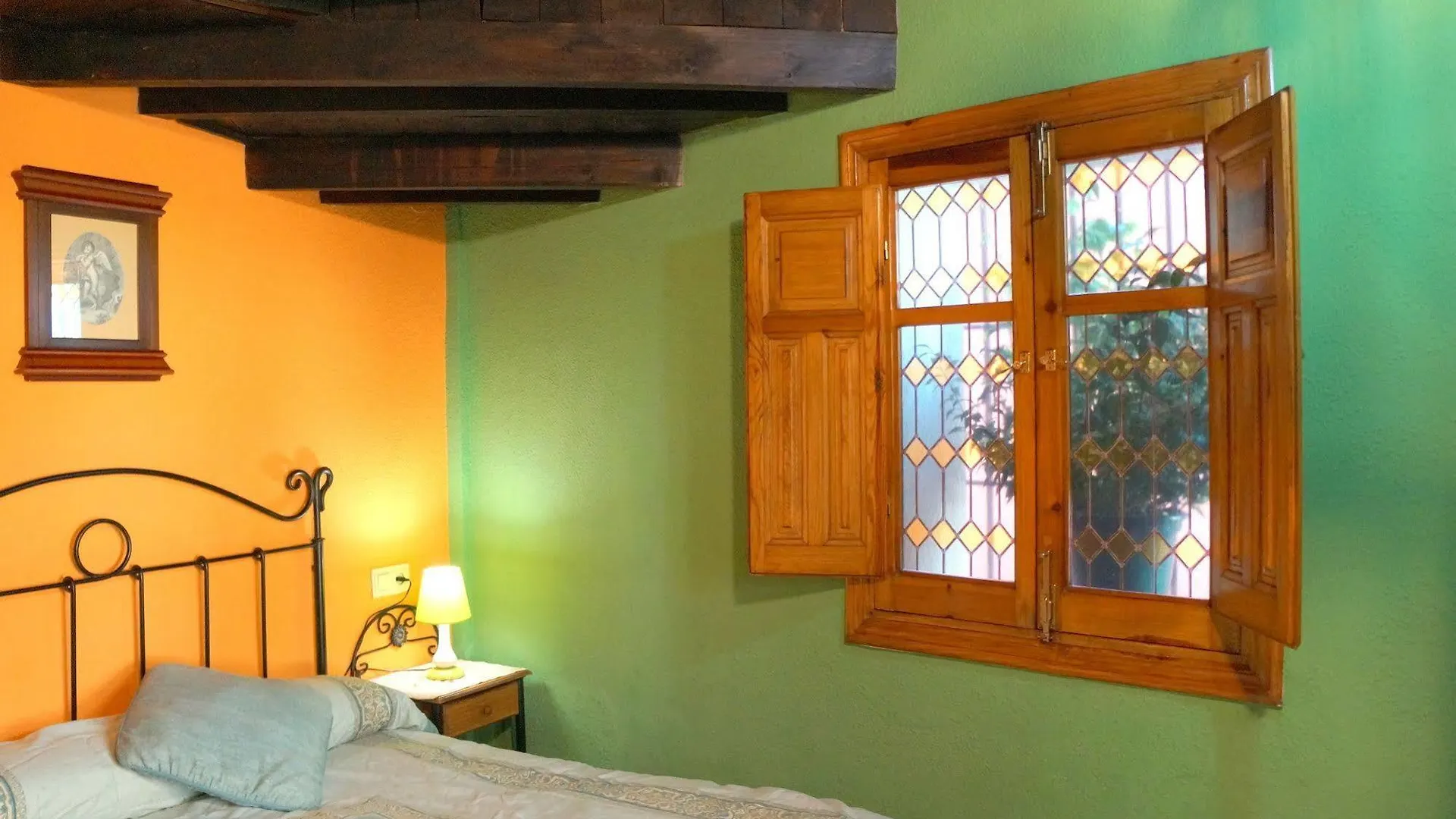 Guest house Apartamentos La Miga Granada Spain