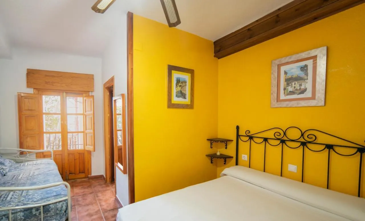 Guest house Apartamentos La Miga Granada Spain
